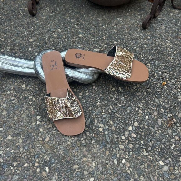Yellow Box Gold Sequin Bling Yang Slip on Mule Sandals Size 10 NWOB - Picture 2 of 8